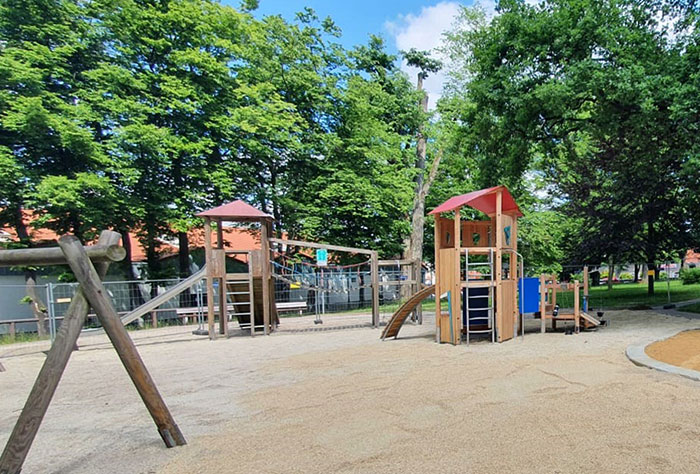 Spielplatz im Kirchpark Spielplatz im Kirchpark