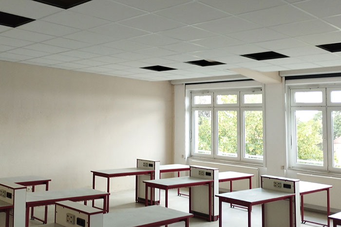 Neue Schallschutzdecke im Physikkabinett Neue Schallschutzdecke im Physikkabinett