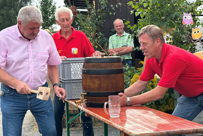 Bieranstich beim Herbstfest