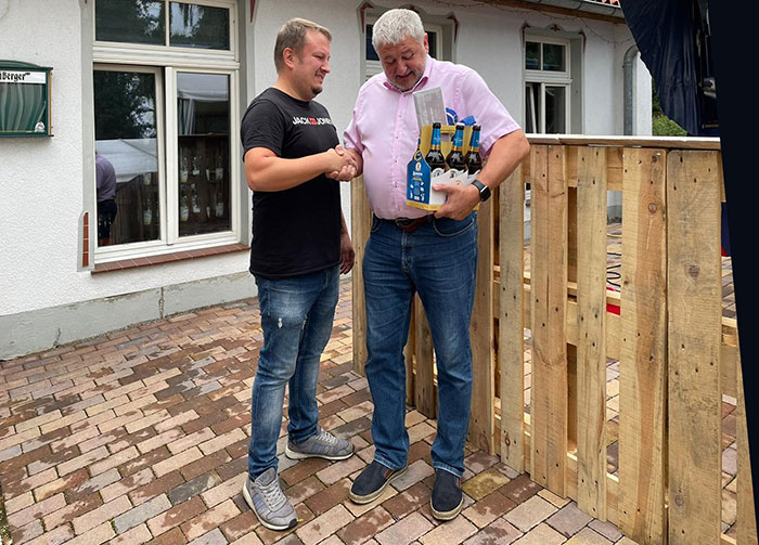 Bürgermeister gratuliert zu 25 Jahre Jugend- und Freizeittreff