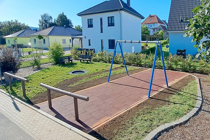 &nbsp;  Fallschutz am Spielplatz Kastanienweg erneuert