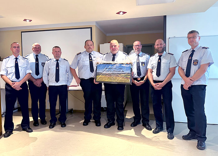 Zur Festveranstaltung gratulierten der Gemeindewehrleiter und die Ortswehrleiter herzlich zum Jubiläum