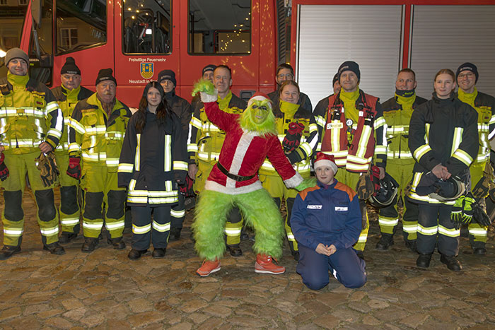 Fensteröffnen - Grinch mit FFW Fensteröffnen - Grinch mit FFW