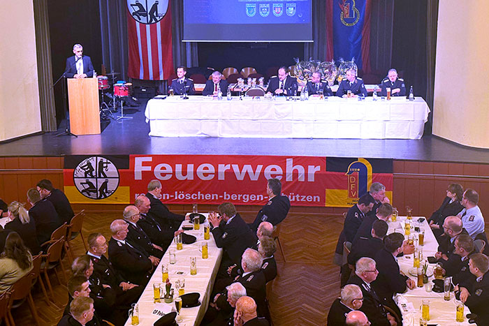 Innenminister Schuster am Rednerpult Innenminister Schuster am Rednerpult