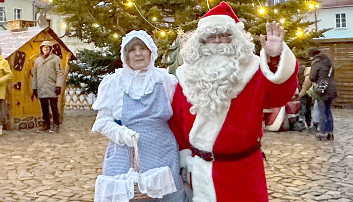 Frau Holle und der Weihnachtsmann Frau Holle und der Weihnachtsmann