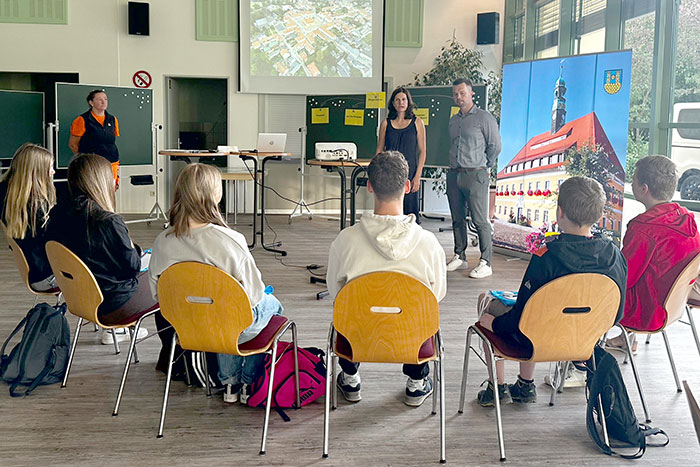 Schüler bei der Stadtverwaltung im Sportforum